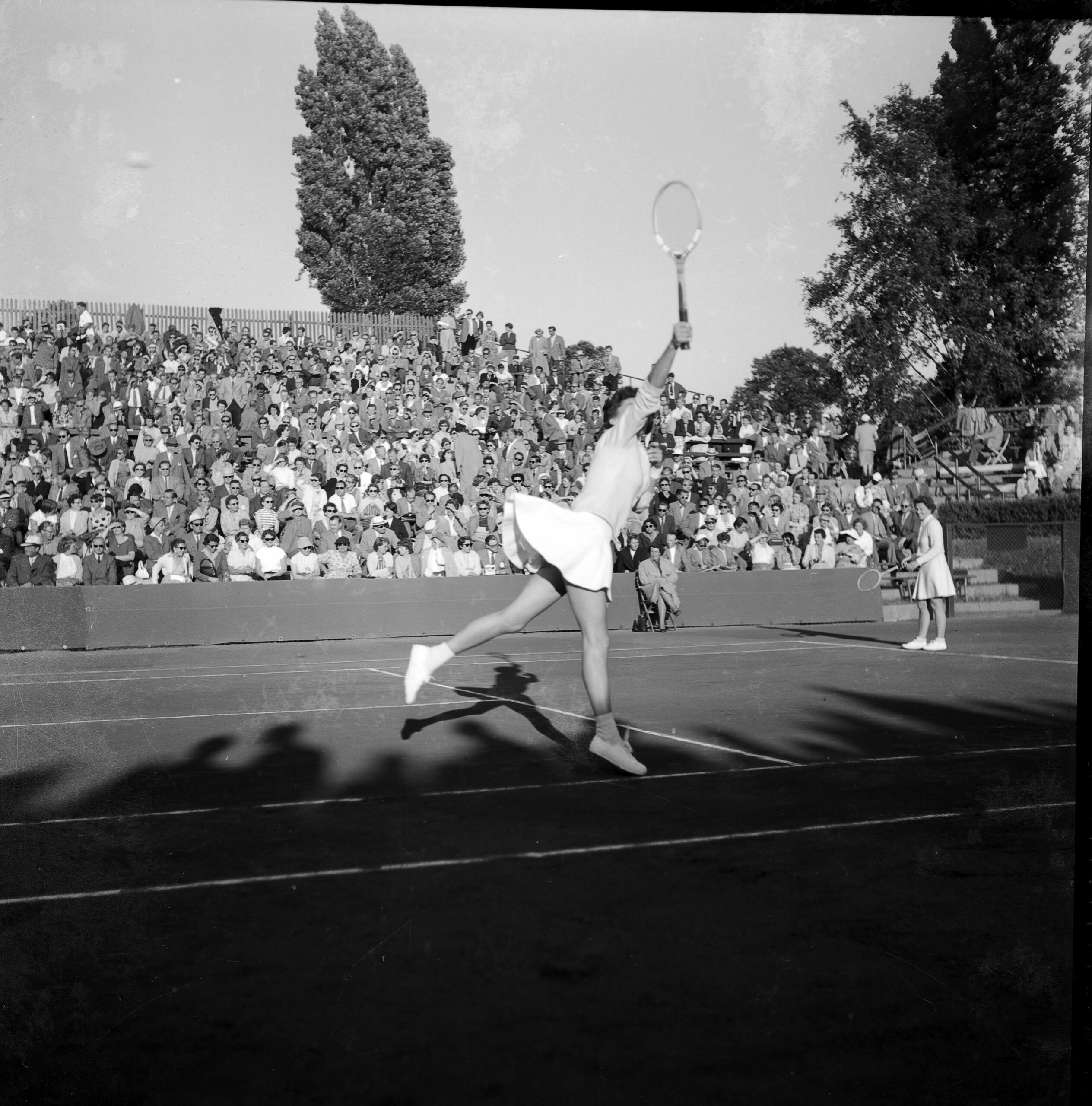 Foto_Koop_L128_Lawn_Tennis_Club_vermutl_1953_01_JPG